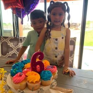 Meet your Posher, Myra